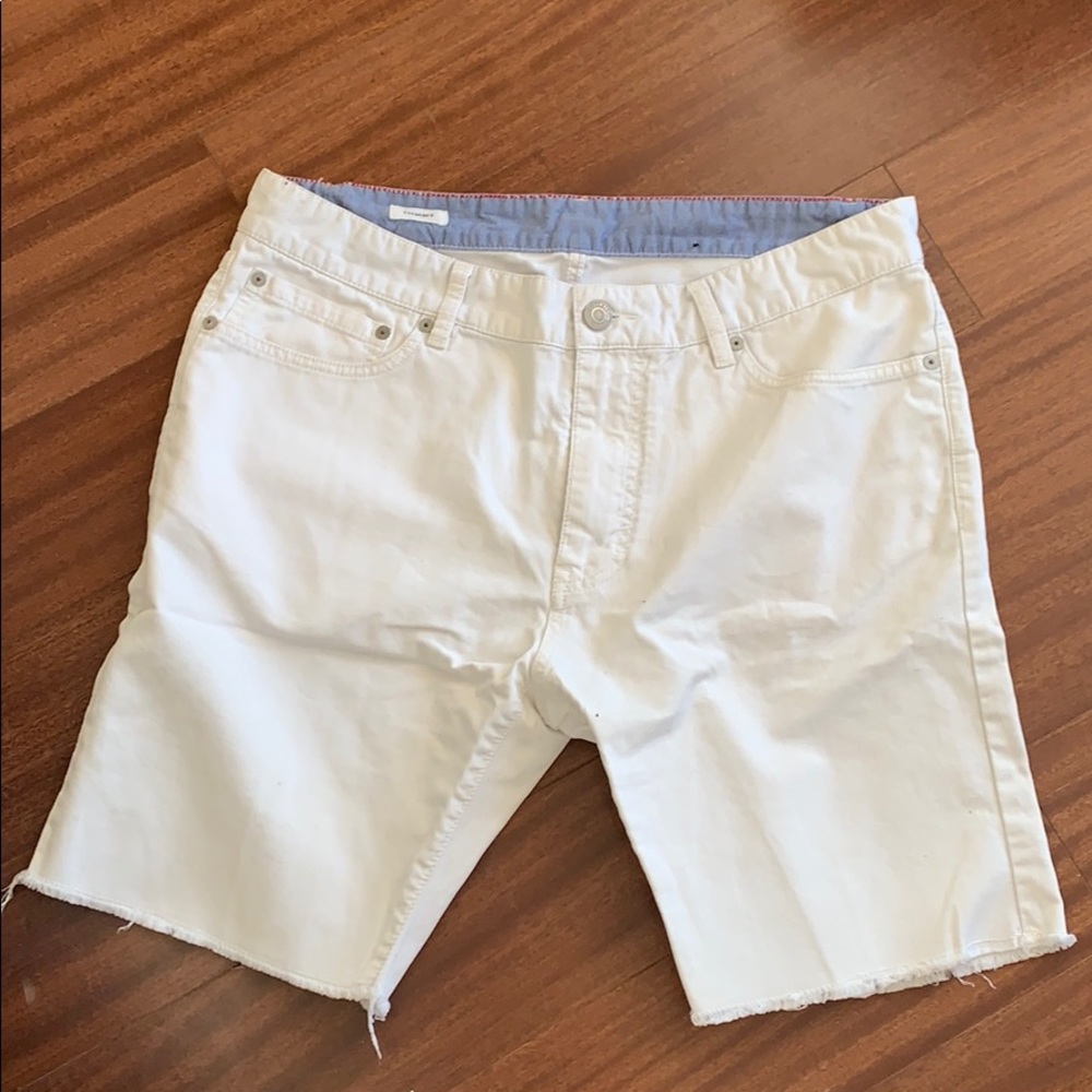White Men’s Shorts with frayed bottom
